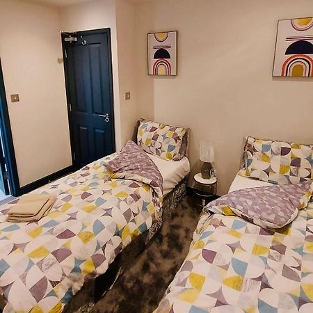 Green Lantern, Private En-Suite Double Bedroom Aveley エクステリア 写真