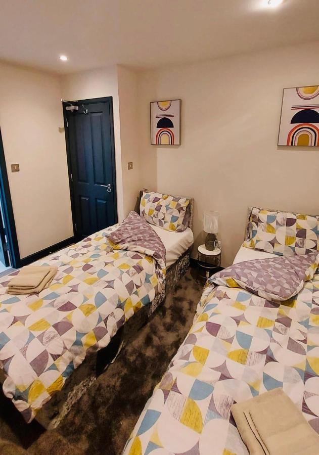 Green Lantern, Private En-Suite Double Bedroom Aveley エクステリア 写真
