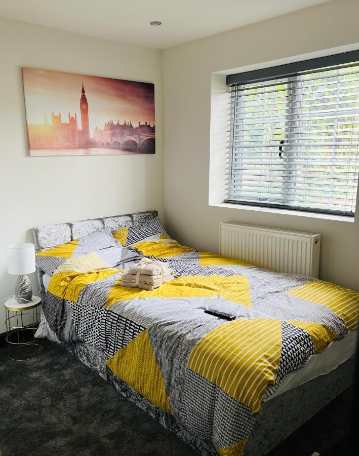 Green Lantern, Private En-Suite Double Bedroom Aveley エクステリア 写真