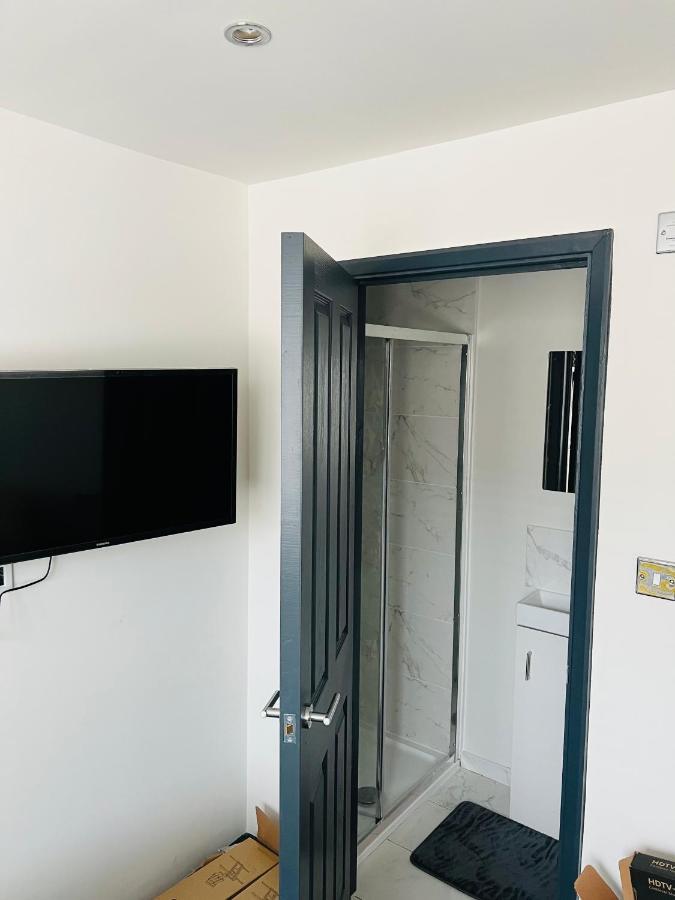 Green Lantern, Private En-Suite Double Bedroom Aveley エクステリア 写真