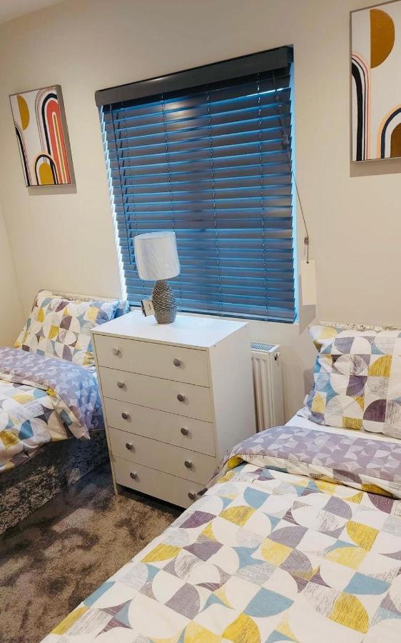 Green Lantern, Private En-Suite Double Bedroom Aveley エクステリア 写真